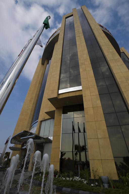 Eastyard Khobar Hotel - Formerly Ramada By Wyndham Khobar Bagian luar foto
