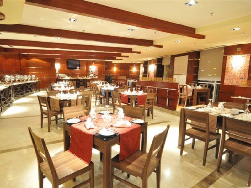 Eastyard Khobar Hotel - Formerly Ramada By Wyndham Khobar Bagian luar foto