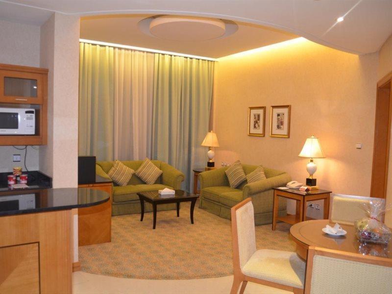 Eastyard Khobar Hotel - Formerly Ramada By Wyndham Khobar Bagian luar foto