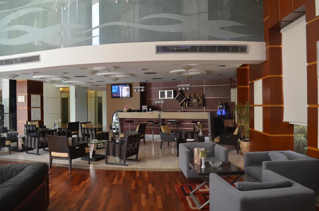 Eastyard Khobar Hotel - Formerly Ramada By Wyndham Khobar Bagian luar foto