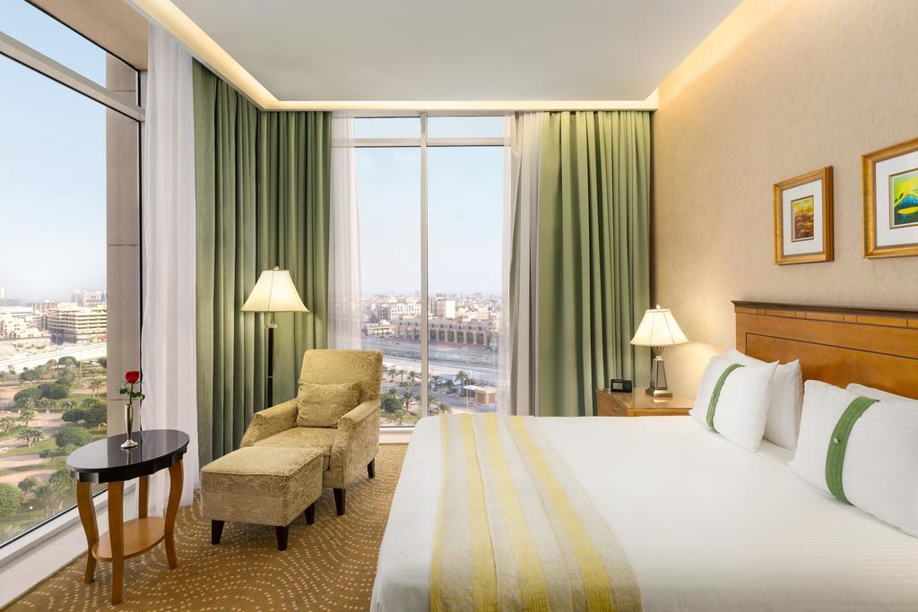 Eastyard Khobar Hotel - Formerly Ramada By Wyndham Khobar Bagian luar foto