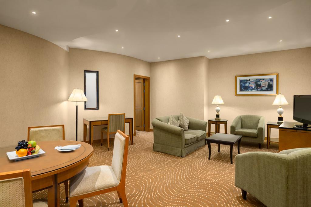 Eastyard Khobar Hotel - Formerly Ramada By Wyndham Khobar Bagian luar foto