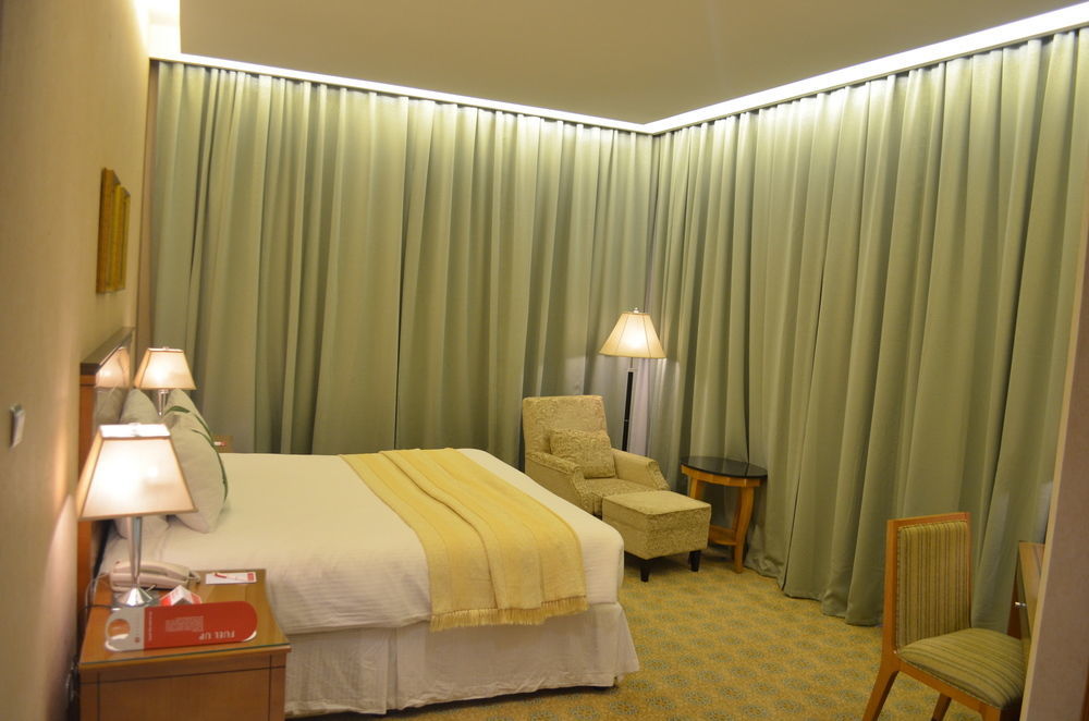 Eastyard Khobar Hotel - Formerly Ramada By Wyndham Khobar Bagian luar foto