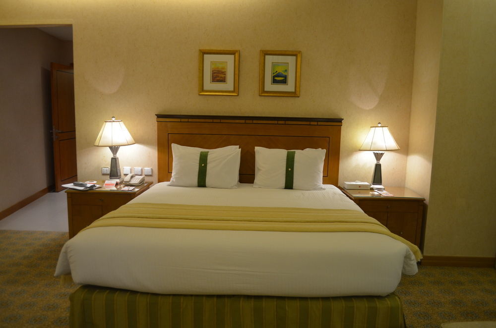 Eastyard Khobar Hotel - Formerly Ramada By Wyndham Khobar Bagian luar foto