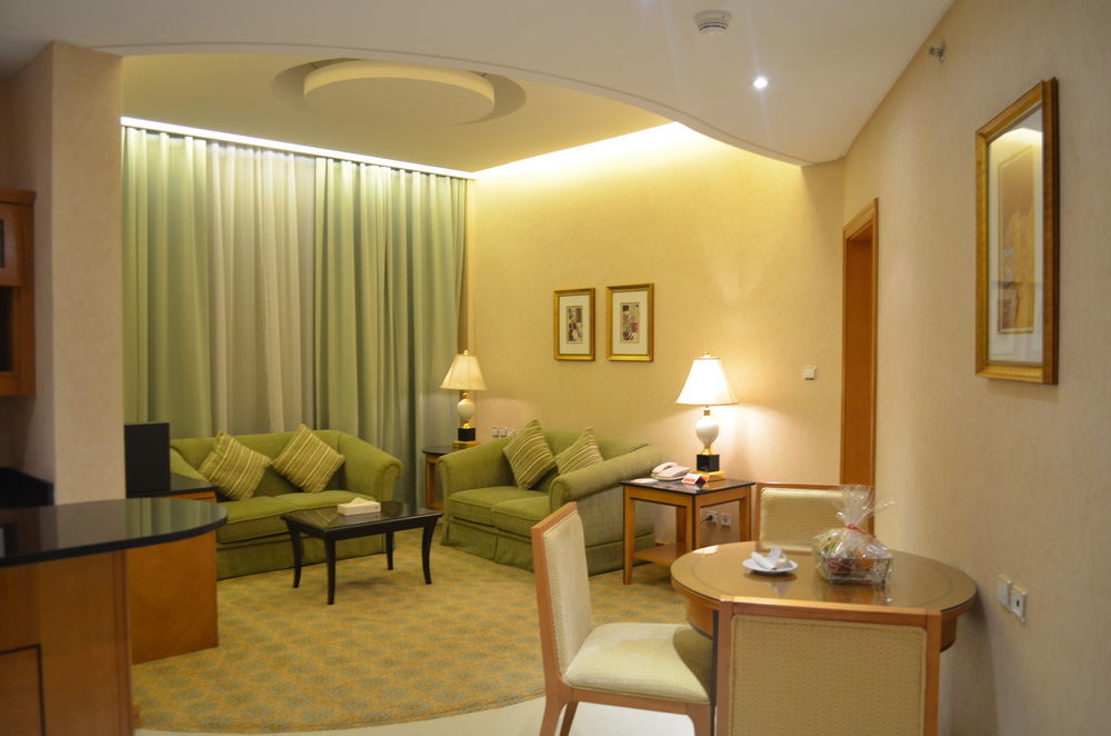 Eastyard Khobar Hotel - Formerly Ramada By Wyndham Khobar Bagian luar foto
