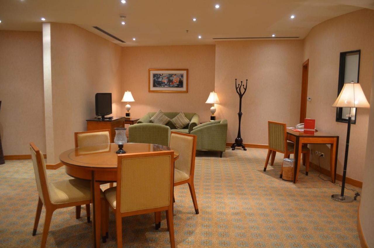 Eastyard Khobar Hotel - Formerly Ramada By Wyndham Khobar Bagian luar foto