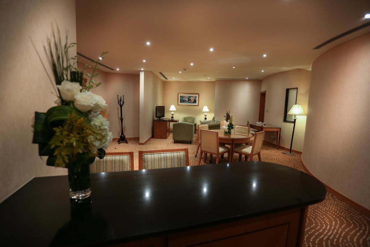 Eastyard Khobar Hotel - Formerly Ramada By Wyndham Khobar Bagian luar foto